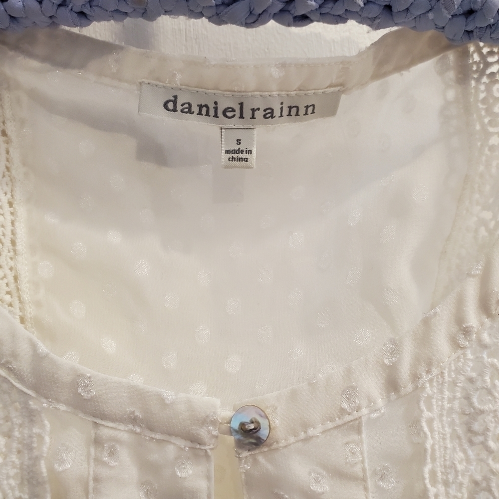 Daniel Rainn Cream Sheer Lacey Top S - Picture 3 of 5